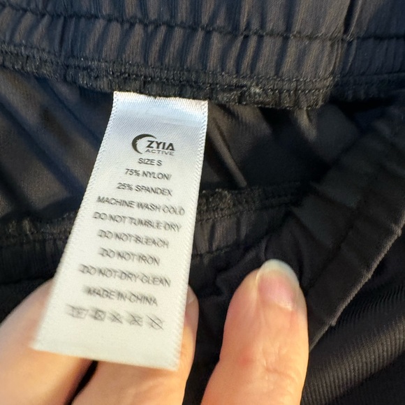 Zyia, women’s, pant, size small. - Picture 2 of 4